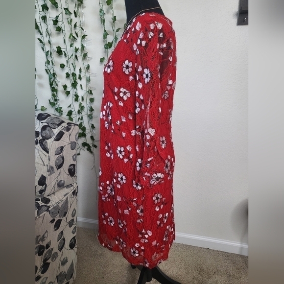 💚HP💚Karl Lagerfeld Paris Red Floral Lace Overlay Bell Sleeve Mini Dress - Picture 5 of 11